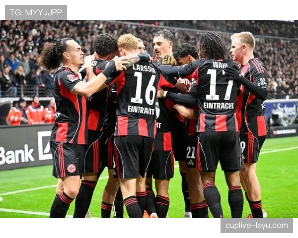 堂安律加盟法兰克福！德甲劲旅获2500万欧突击手，中日足球差距引热议